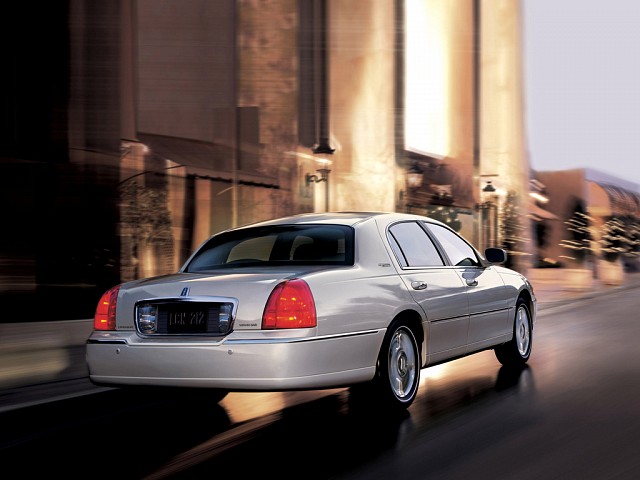 2006 LINCOLN TOWN CAR Workshop Service Repair Manual