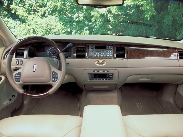 2006 LINCOLN TOWN CAR Workshop Service Repair Manual