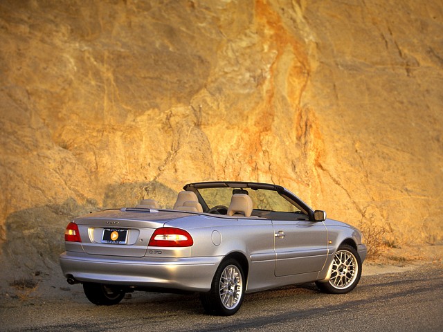 03 Volvo C70 2003 Owners Manual PDF Download