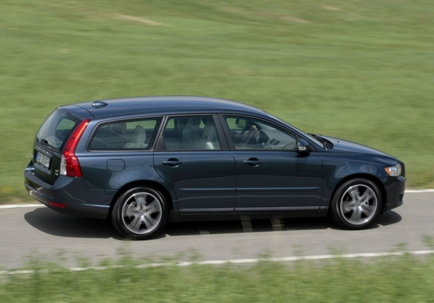 08 Volvo V50 2008 Owners Manual