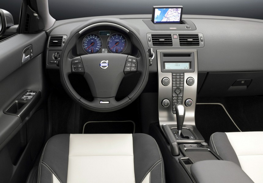 08 Volvo V50 2008 Owners Manual