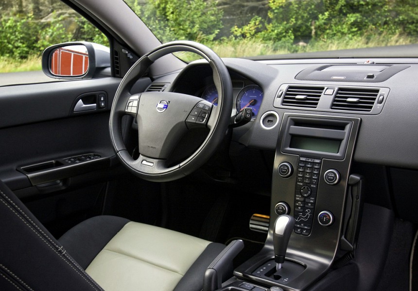 08 Volvo V50 2008 Owners Manual