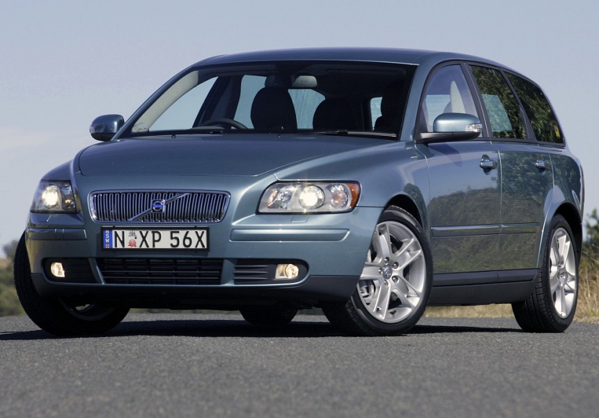 08 Volvo V50 2008 Owners Manual